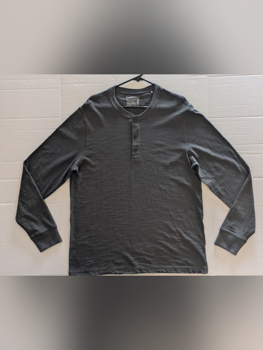 Faherty Men's Charcoal Long-Sleeve Henley- L (NWOT)